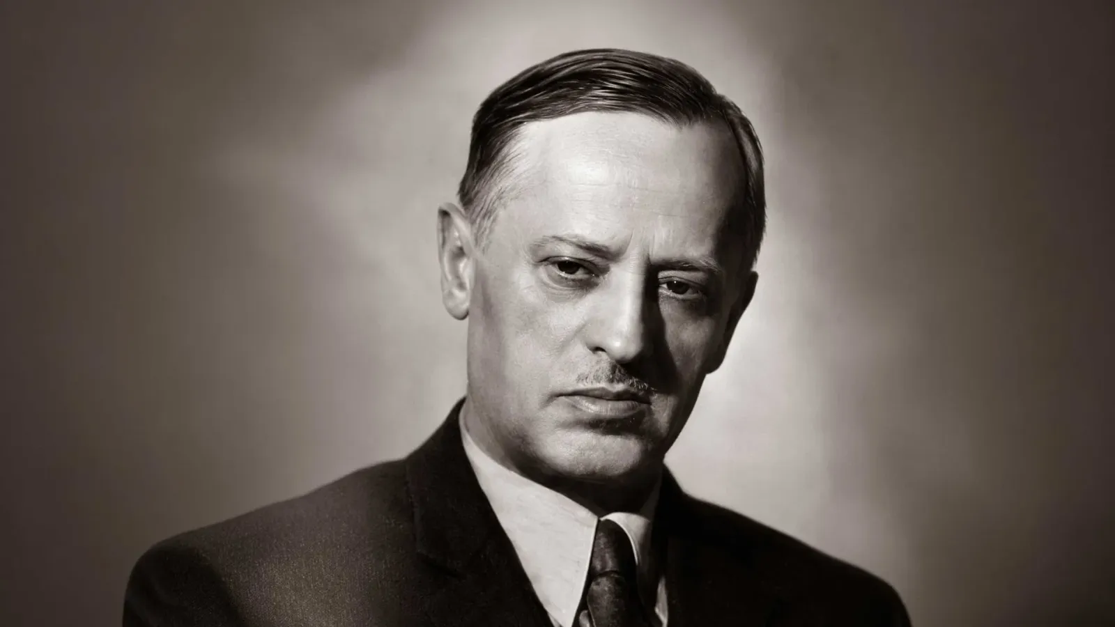 Милан Грол
